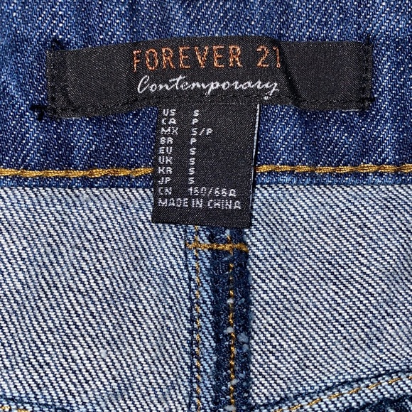 Forever 21 Contemporary Rose Patch Button Up Denim Skirt Size S 🌹 LIKE NEW! - Picture 3 of 4